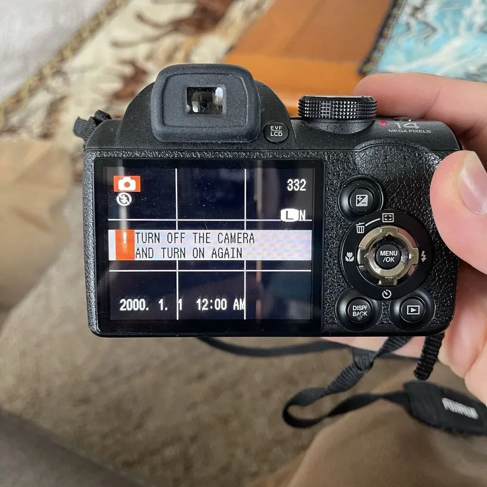 Fujifilm Fuji Finepix S4000 720p HD 14MP Digital Camera 30X Zoom 3